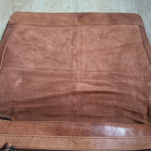 Spikes and Sparrow Noah 100% Leather Flap Shoulder Crossbody Bag - Picture 10 of 11